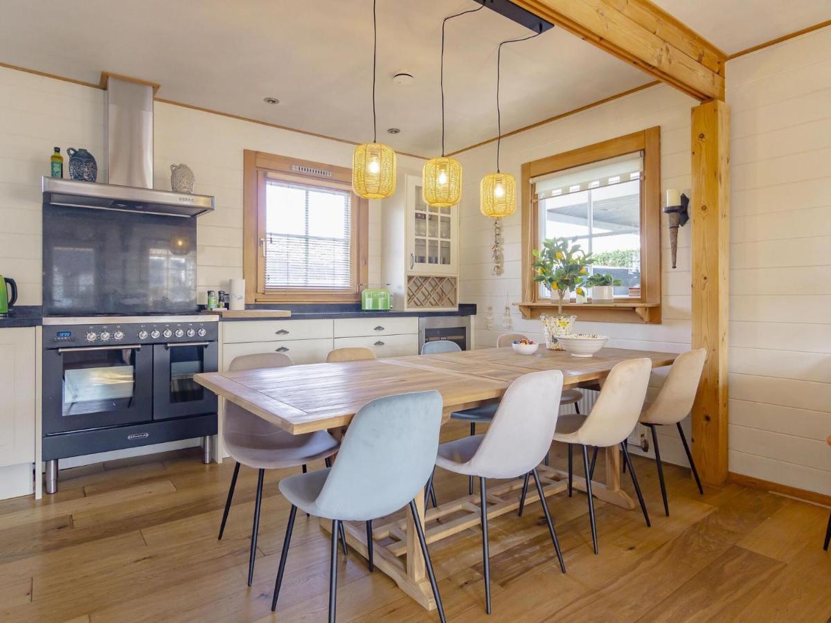 Beautiful Holiday Home With Private Terrace Kropswolde Bagian luar foto