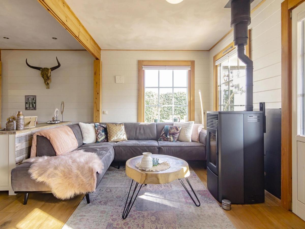 Beautiful Holiday Home With Private Terrace Kropswolde Bagian luar foto