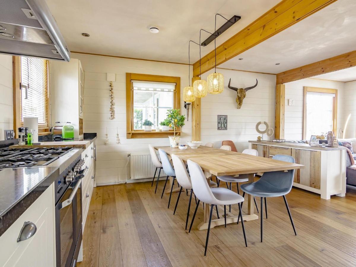 Beautiful Holiday Home With Private Terrace Kropswolde Bagian luar foto