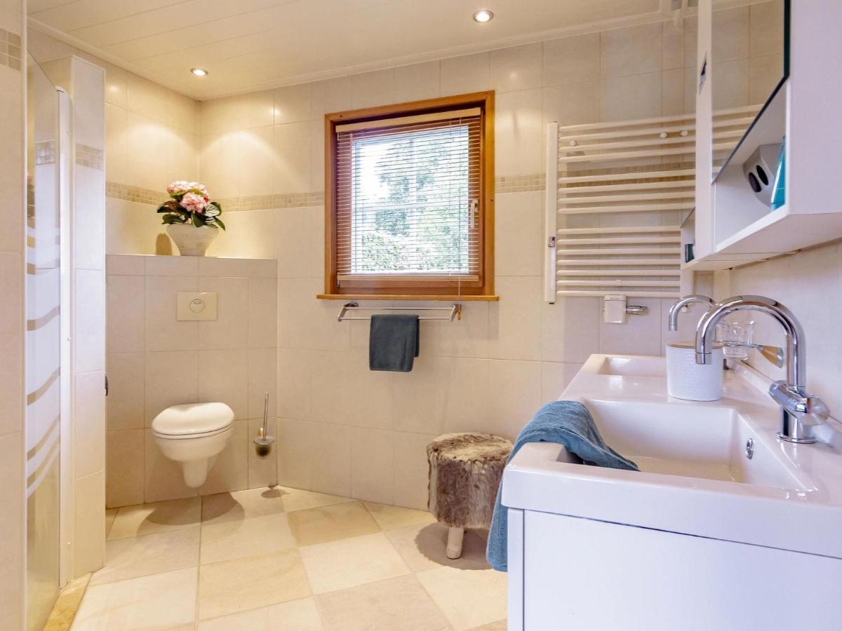 Beautiful Holiday Home With Private Terrace Kropswolde Bagian luar foto