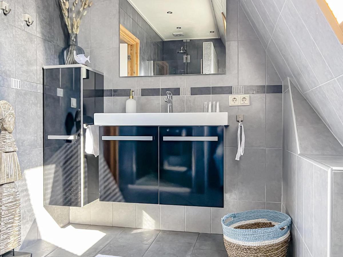 Beautiful Holiday Home With Private Terrace Kropswolde Bagian luar foto