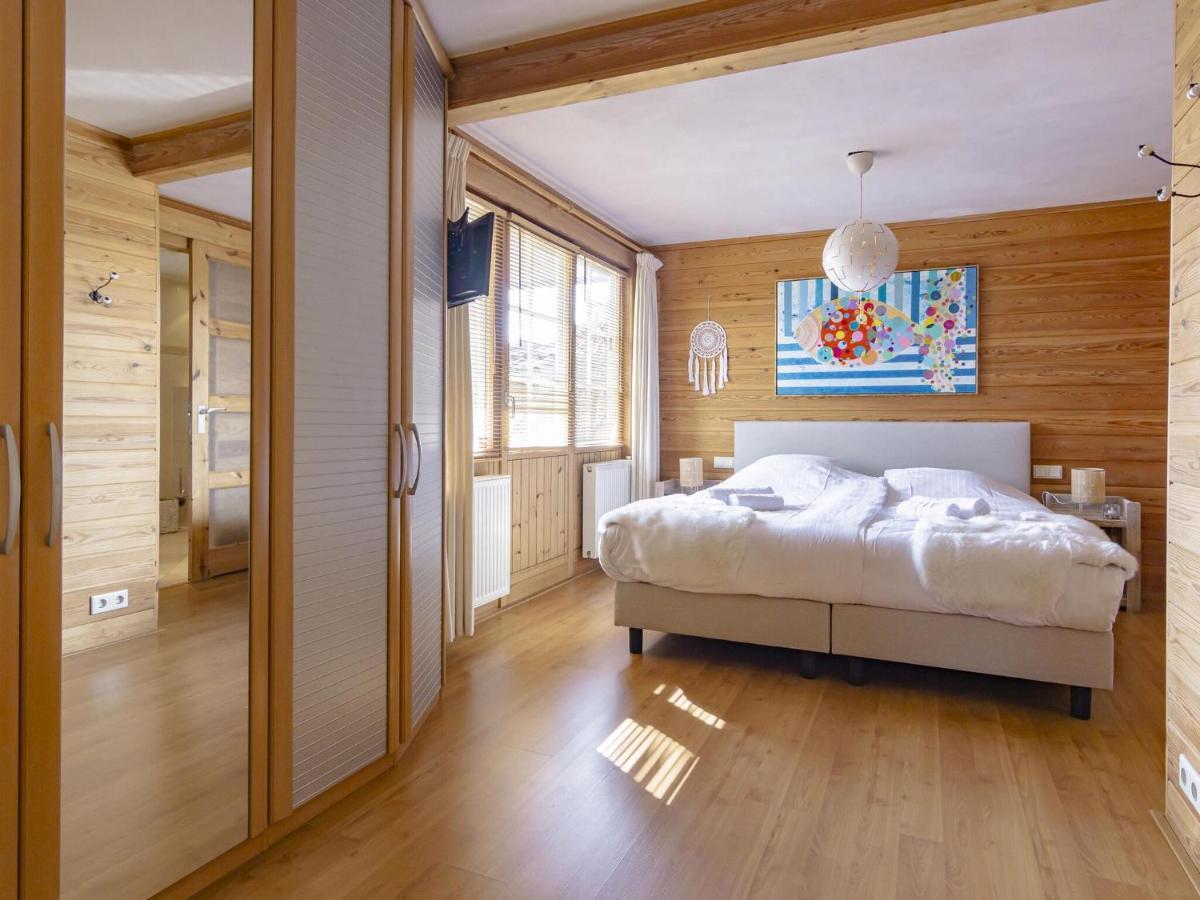 Beautiful Holiday Home With Private Terrace Kropswolde Bagian luar foto