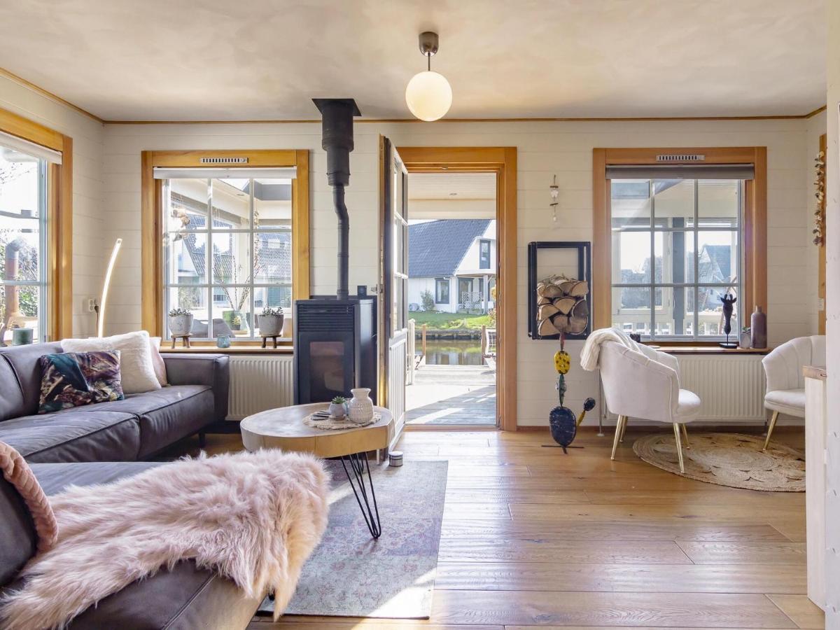 Beautiful Holiday Home With Private Terrace Kropswolde Bagian luar foto